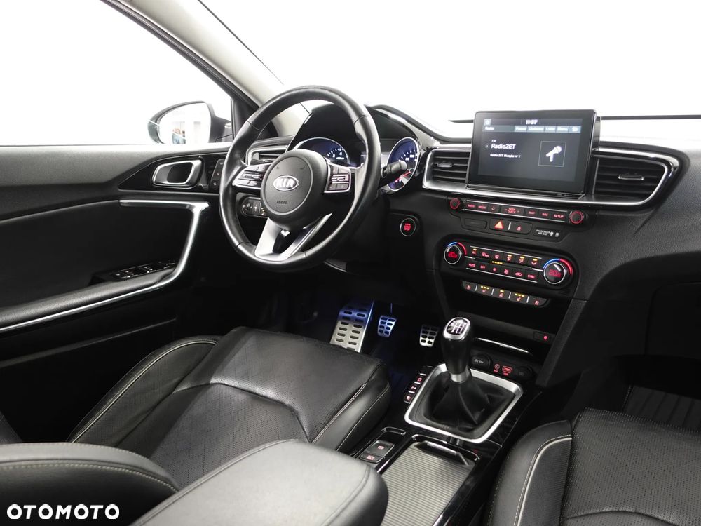 Kia Ceed 1.4 T-GDI OPF Platinum Edition - 32