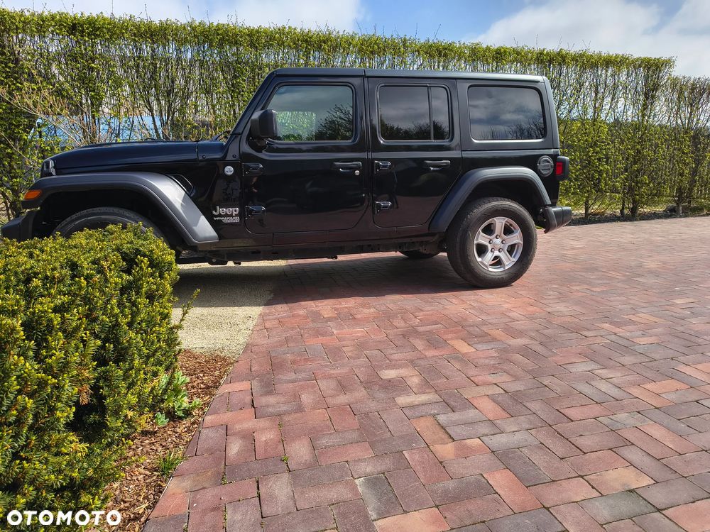 Jeep Wrangler - 11