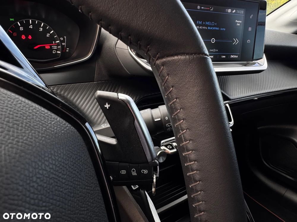 Peugeot 208 1.2 PureTech Allure S&S EAT8 - 20