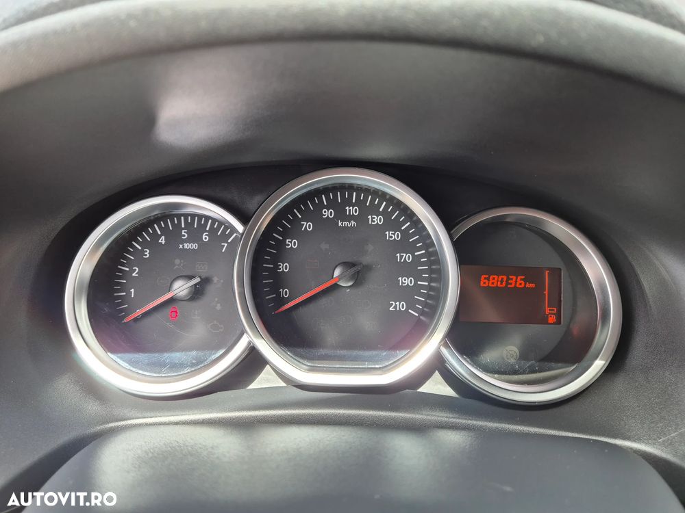 Dacia Sandero - 8