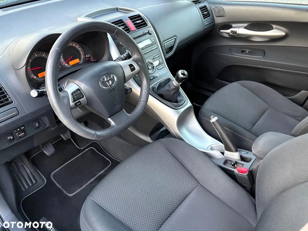 Toyota Auris 2.0 D-4D Life+ - 13