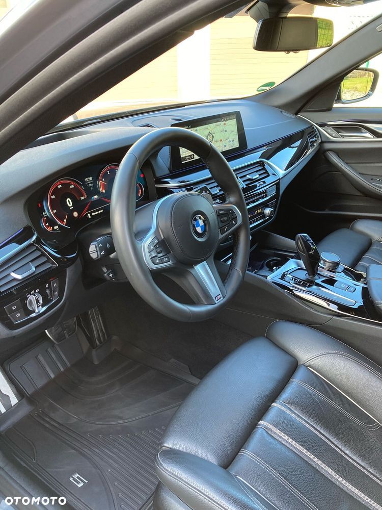 BMW Seria 5 520d M Sport - 5