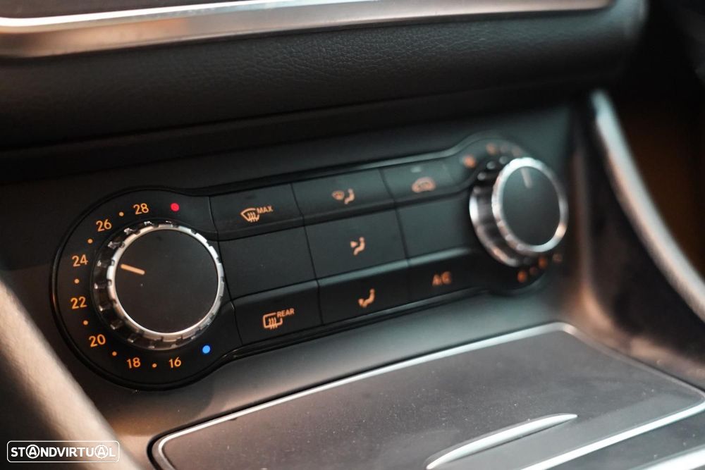 Mercedes-Benz CLA 180 d Shooting Brake Urban - 13