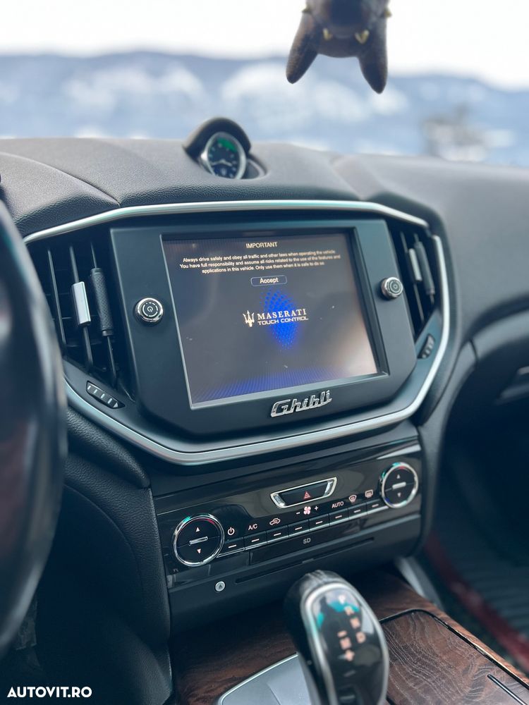 Maserati Ghibli GranLusso - 15