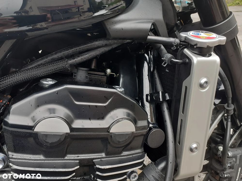 Kawasaki Z 900 RS - 27