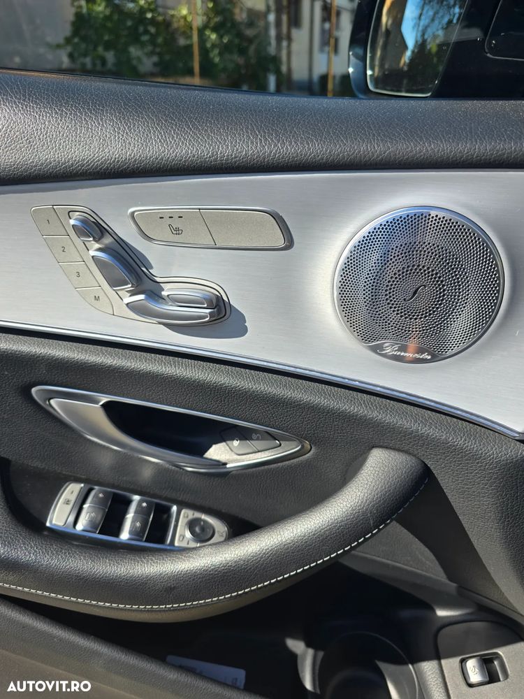 Mercedes-Benz E - 10