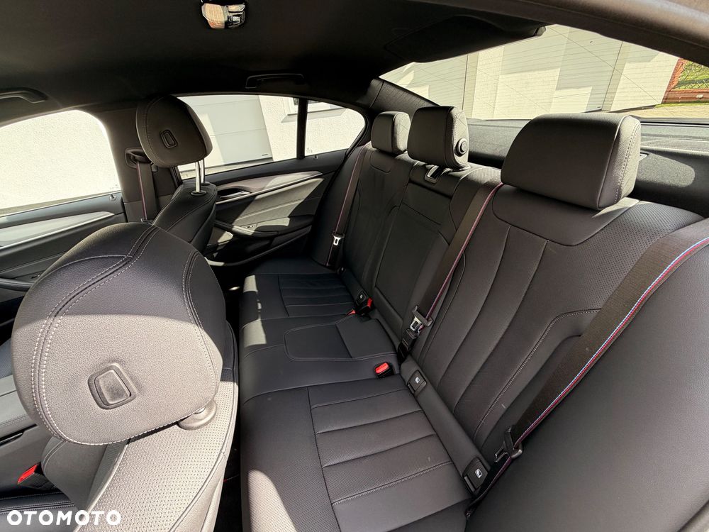BMW Seria 5 530i xDrive mHEV M Sport sport - 16