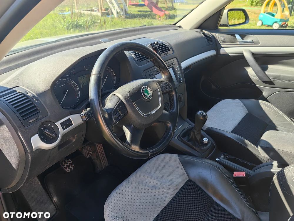 Skoda Octavia 1.6 FSI Classic - 2