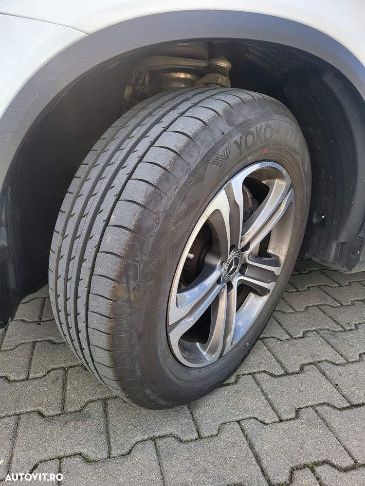 Mercedes-Benz GLC 250 4MATIC 9G-TRONIC - 12