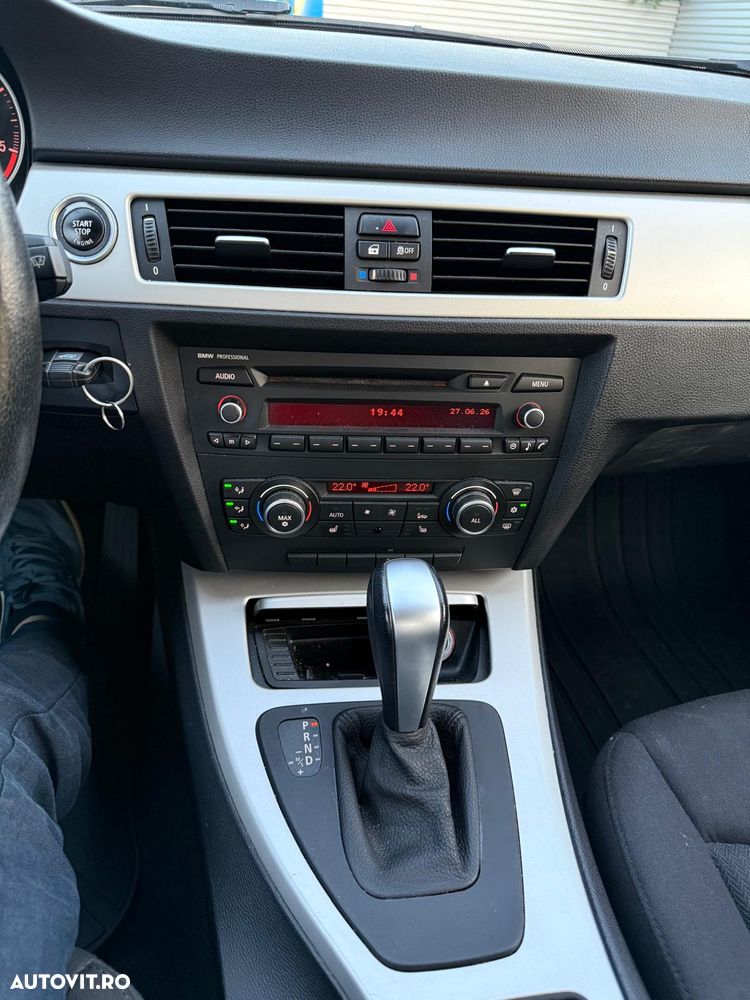 BMW Seria 3 320d xDrive DPF Aut. - 6