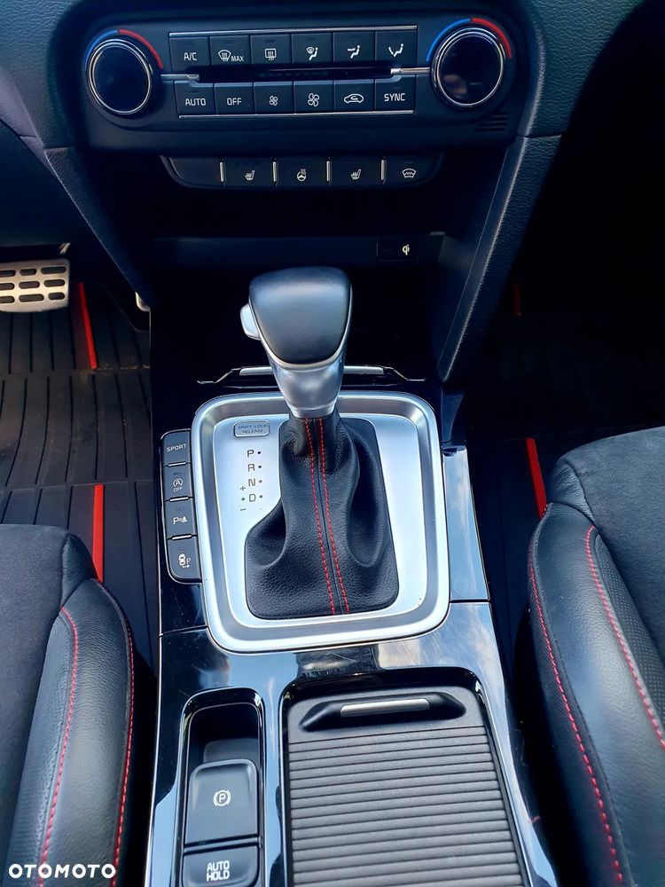 Kia ProCeed 1.6 T-GDI GT DCT - 22