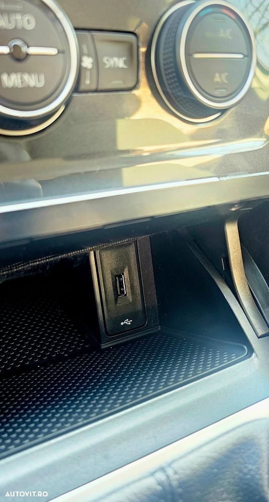 Volkswagen Golf 1.6 TDI Comfortline - 20