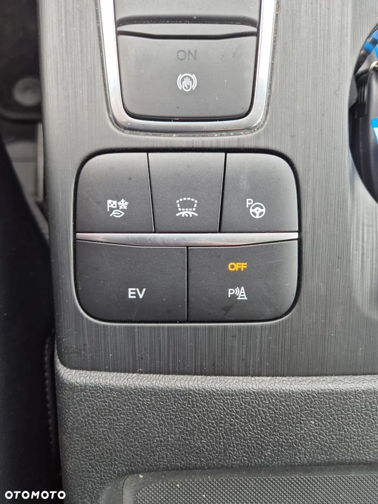 Ford Kuga 2.5P PHEV FWD Titanium - 14