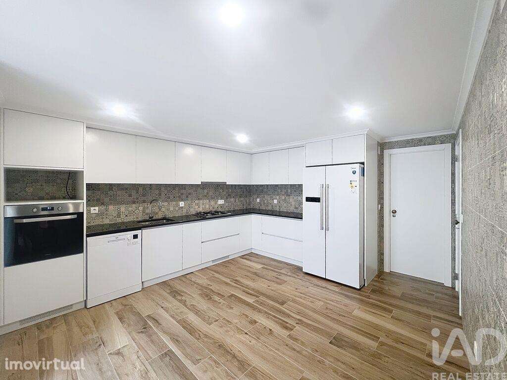 Casa / Villa T3 em Encarnação de 164,00 m2 - Grande imagem: 2/30