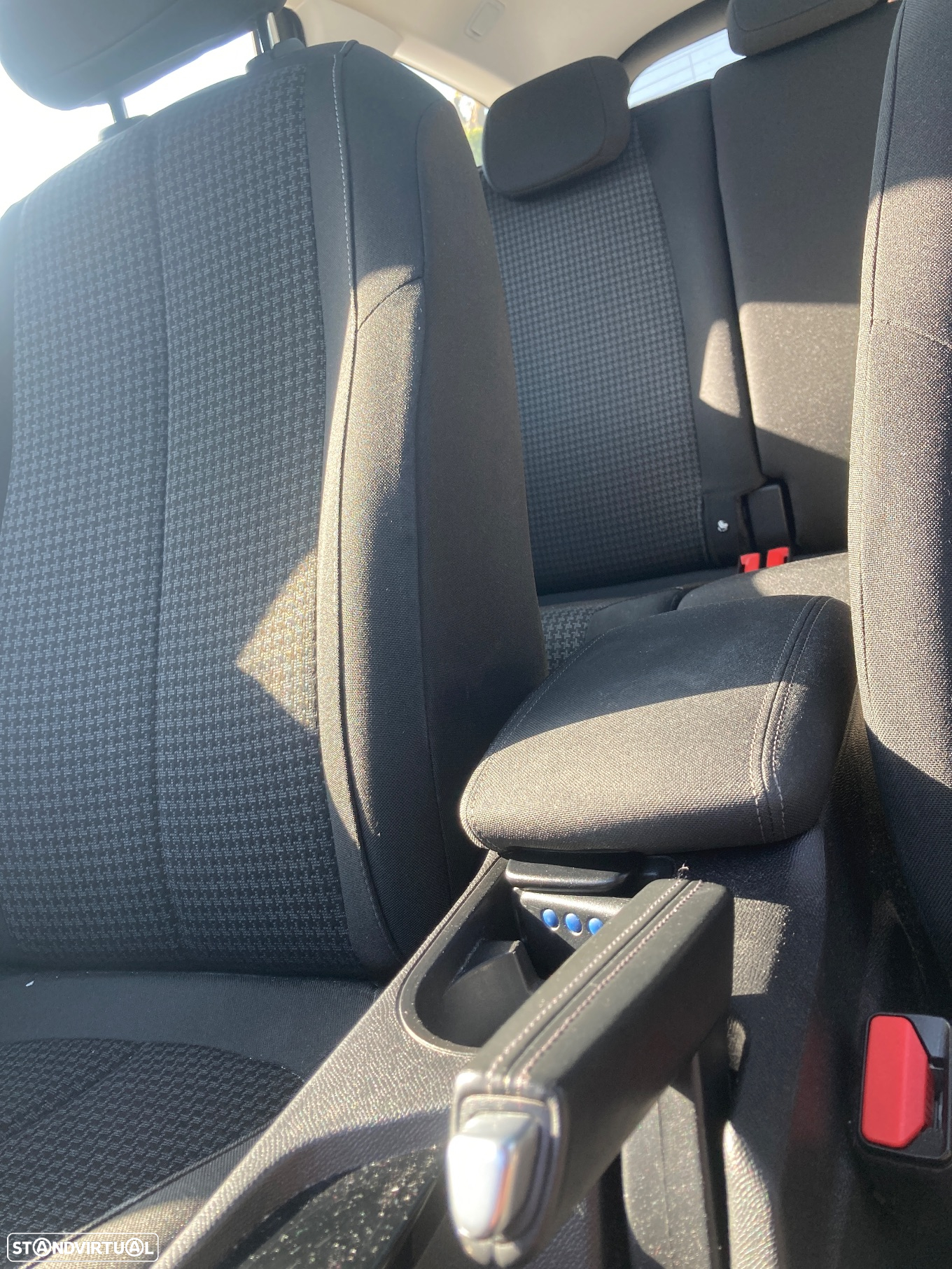 Peugeot 308 SW BlueHDi 100 Stop & Start Business-Line - 21