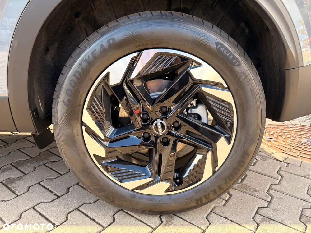 Nissan Qashqai 1.3 DIG-T mHEV N-Connecta Xtronic - 31