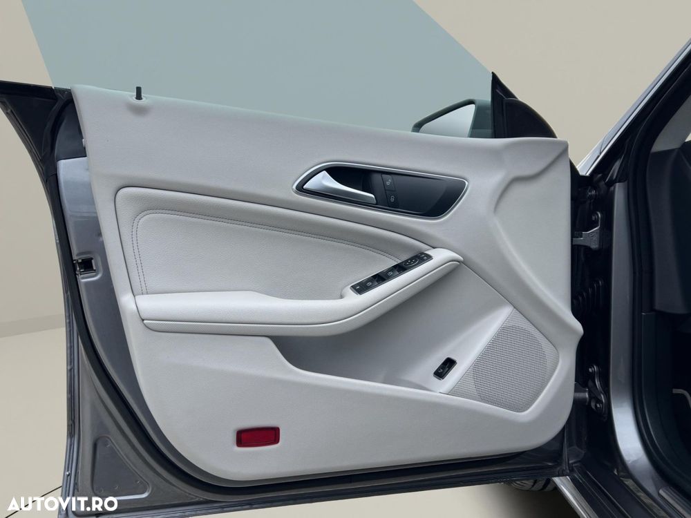 Mercedes-Benz CLA 200 d 7G-DCT Urban - 16