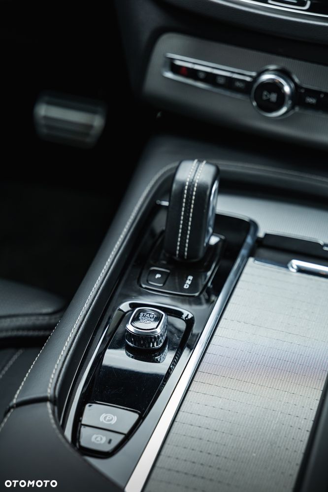 Volvo XC 90 T6 AWD R-Design 7os - 34