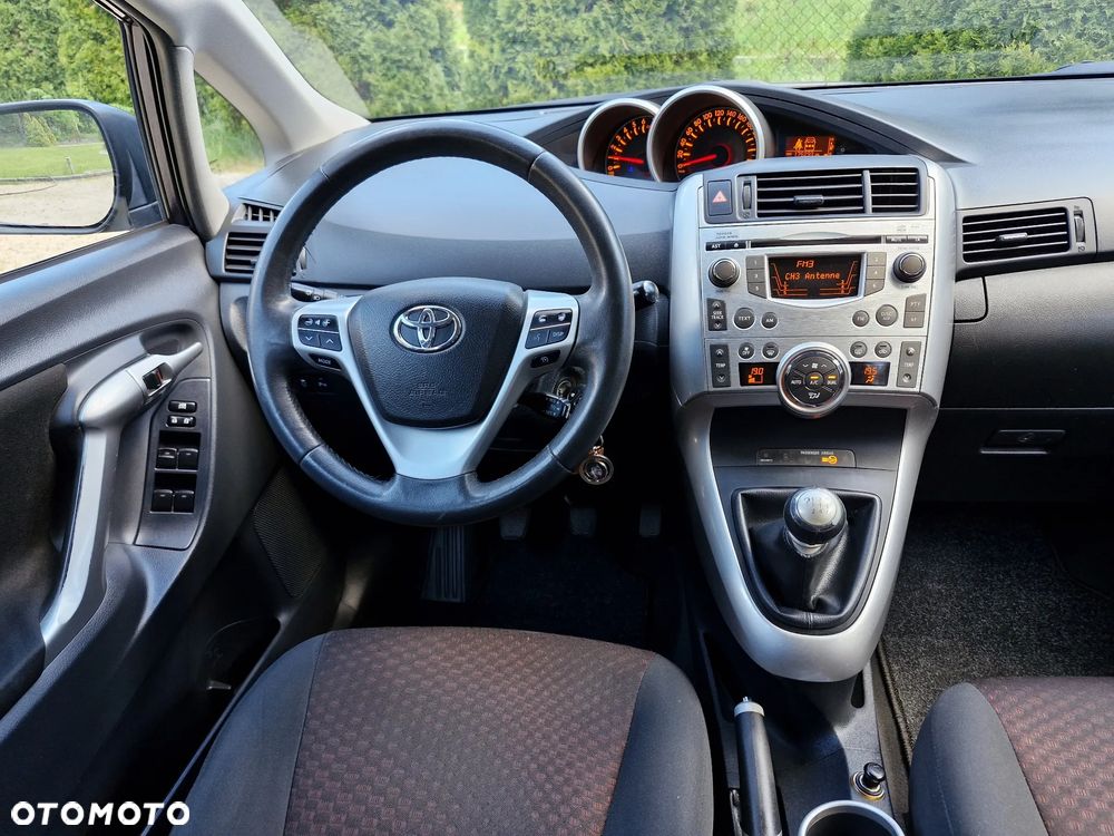 Toyota Verso 1.8 Sol EU5 - 10