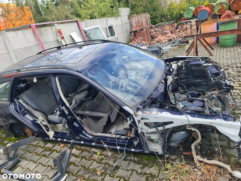 Mercedes-Benz Klasa E 300 T CDI DPF BlueEFFICIENCY 7G-TRONIC - 4