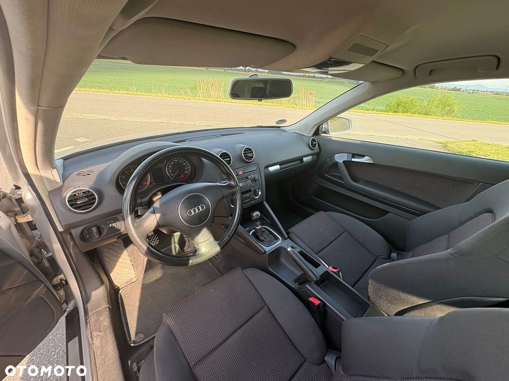 Audi A3 3-drzwiowe 1.6 Ambition - 10