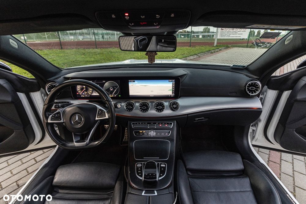 Mercedes-Benz Klasa E 300 Coupe 9G-TRONIC - 31