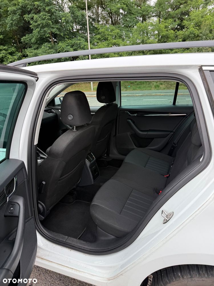Skoda Octavia ver-2-0-tdi-ambition-dsg - 6