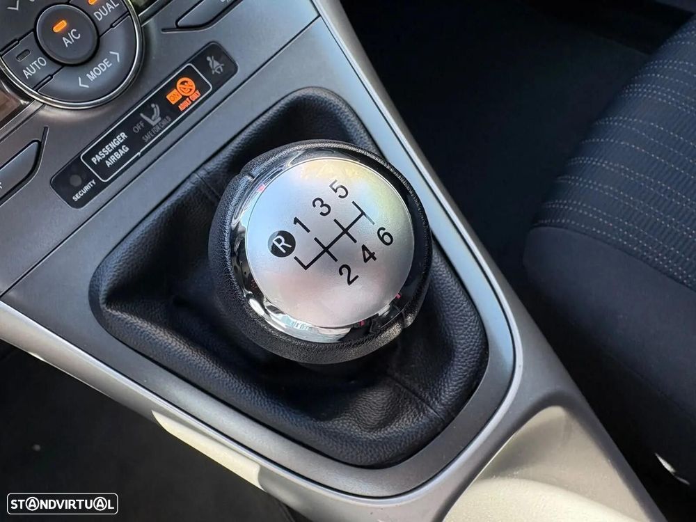 Toyota Auris 1.4 D-4D Sol - 51