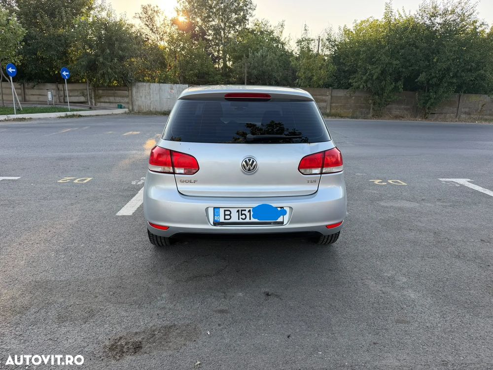 Volkswagen Golf - 10