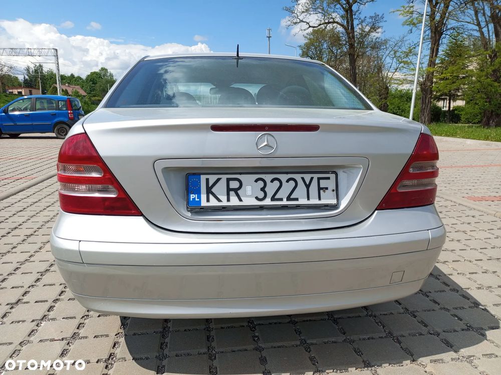 Mercedes-Benz Klasa C 180 Kompressor Classic Sport Edition - 4
