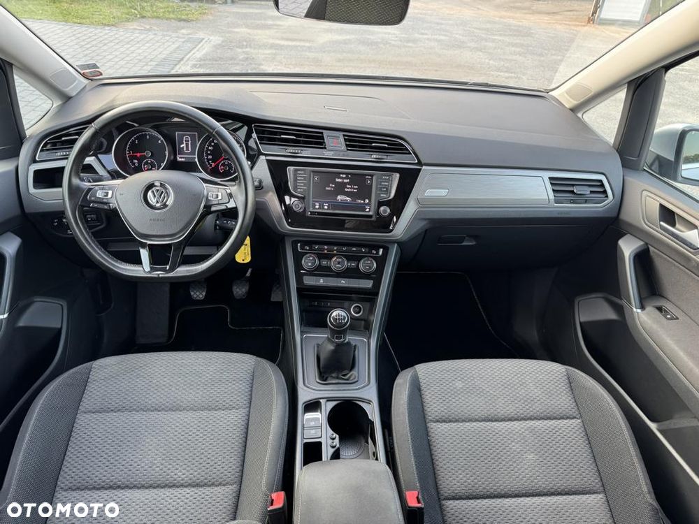 Volkswagen Touran 2.0 TDI BMT Comfortline - 9