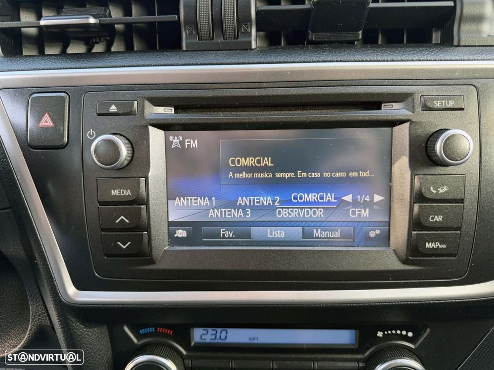 Toyota Auris 1.4 D-4D Exclusive - 38