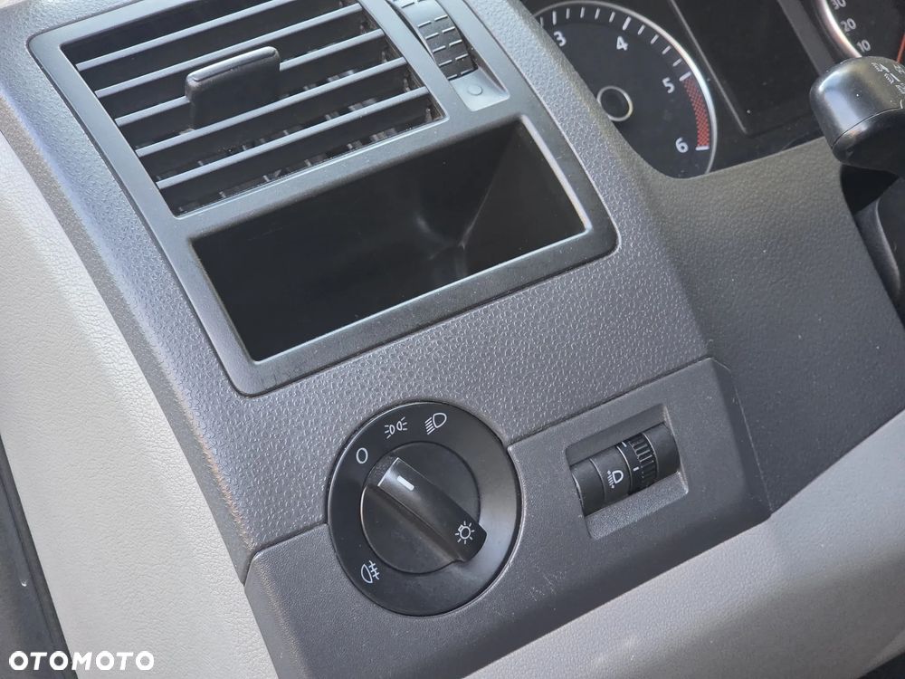 Volkswagen Transporter T5 - 22