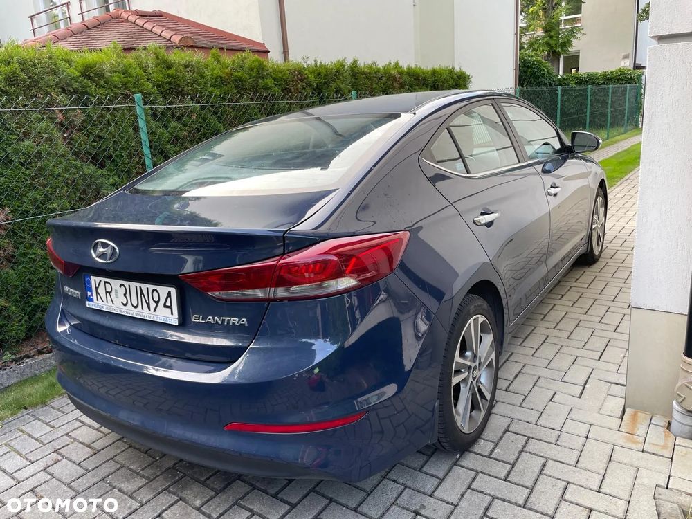 Hyundai Elantra 1.6 Comfort - 7