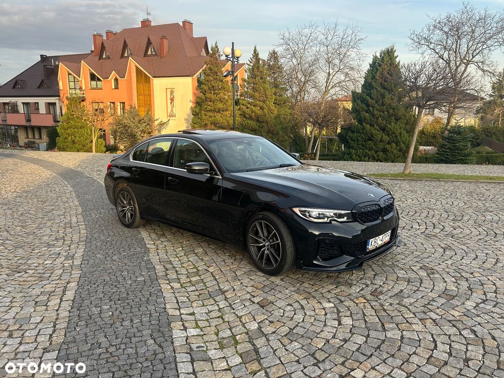 BMW Seria 3 330i xDrive M Sport - 4