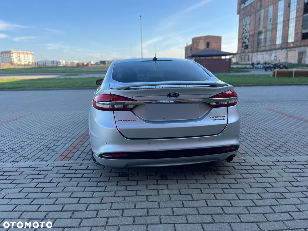 Ford Fusion - 10