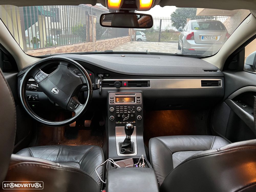 Volvo V70 2.0 D Momentum - 17