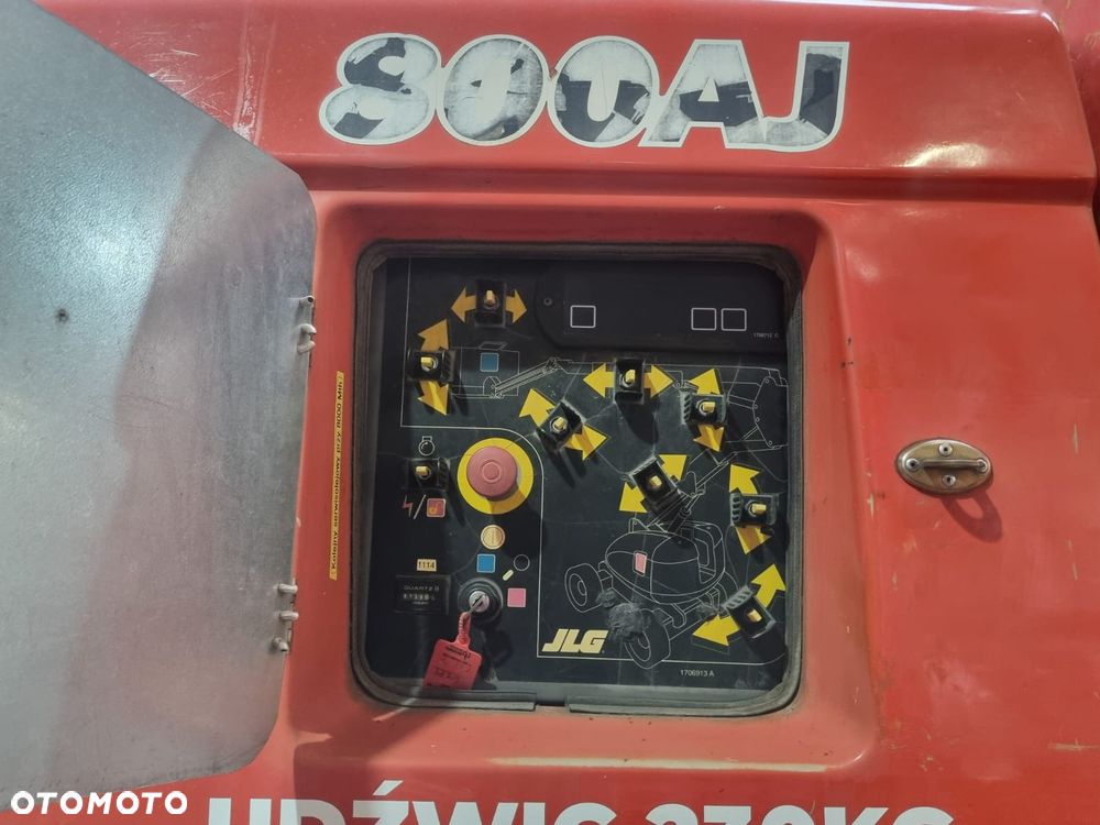 JLG 800AJ - 11