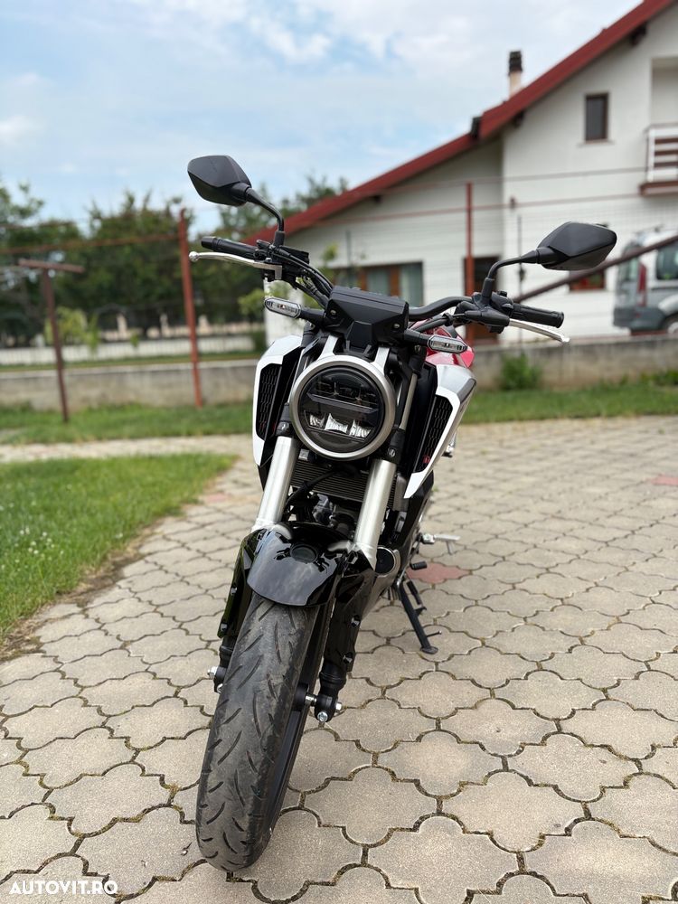 Honda CB 125R - 12