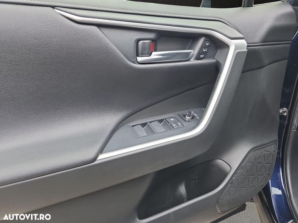 Toyota RAV4 - 18