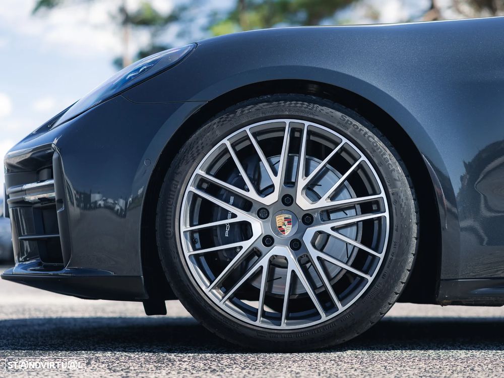 Porsche Panamera 4 E-Hybrid - 12
