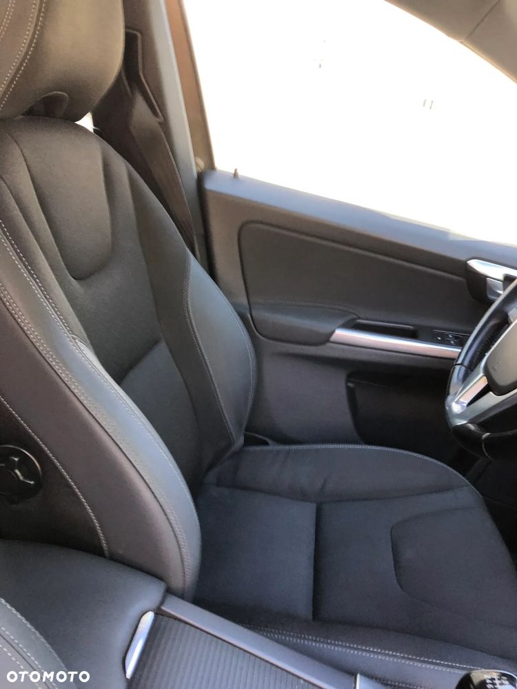 Volvo XC 60 D4 Drive-E Momentum - 18