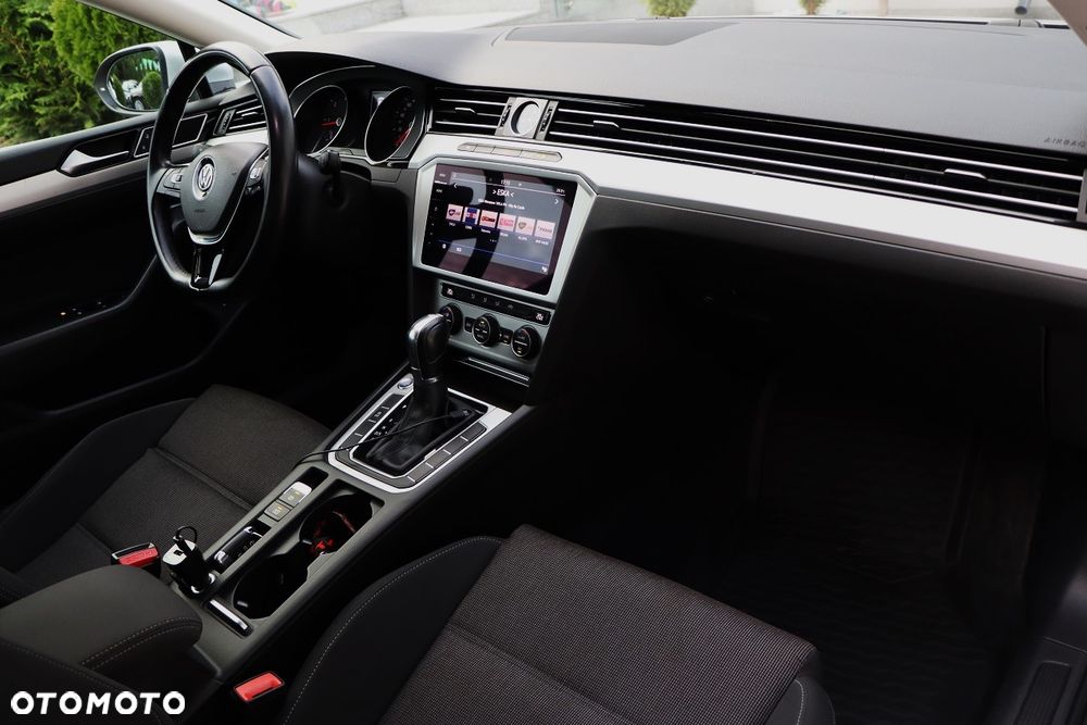 Volkswagen Passat 2.0 TDI SCR Comfortline DSG - 23