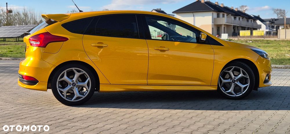 Ford Focus 2.0 EcoBoost ST mit Leder-Exclusiv-Paket - 36