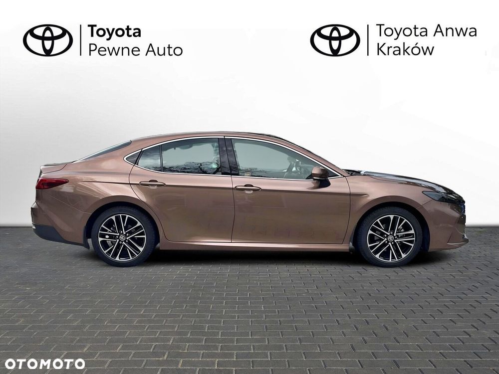Toyota Camry - 5