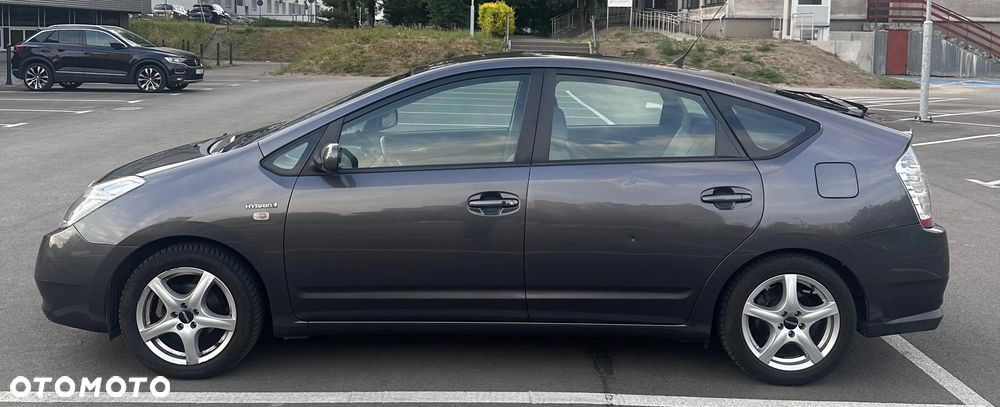 Toyota Prius 1.5 VVT-i Sol - 2