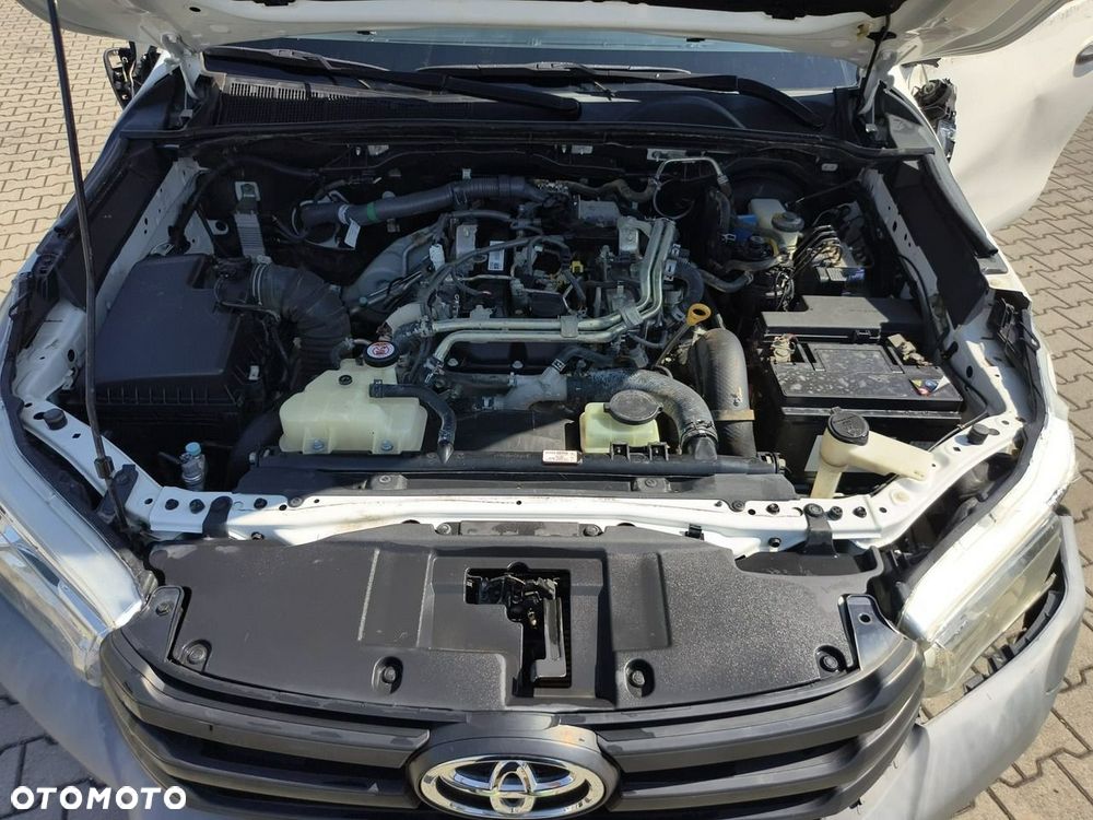 Toyota Hilux - 38