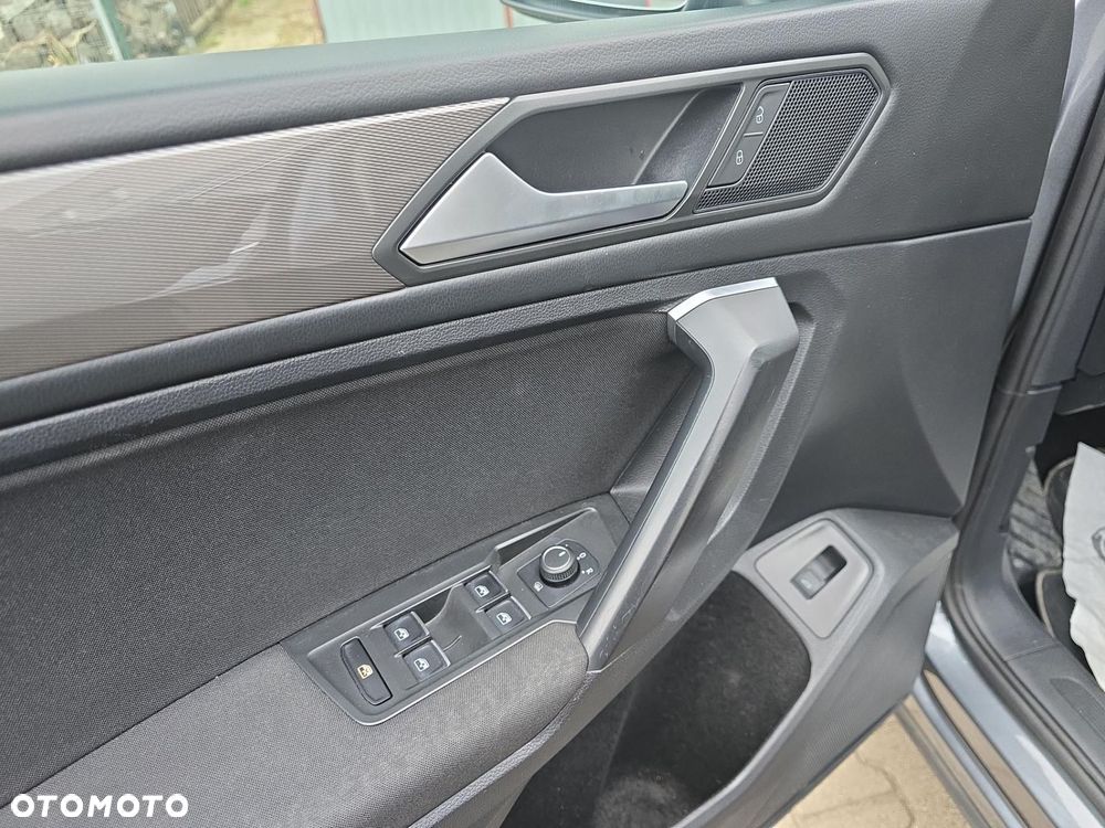 Volkswagen Tiguan - 10
