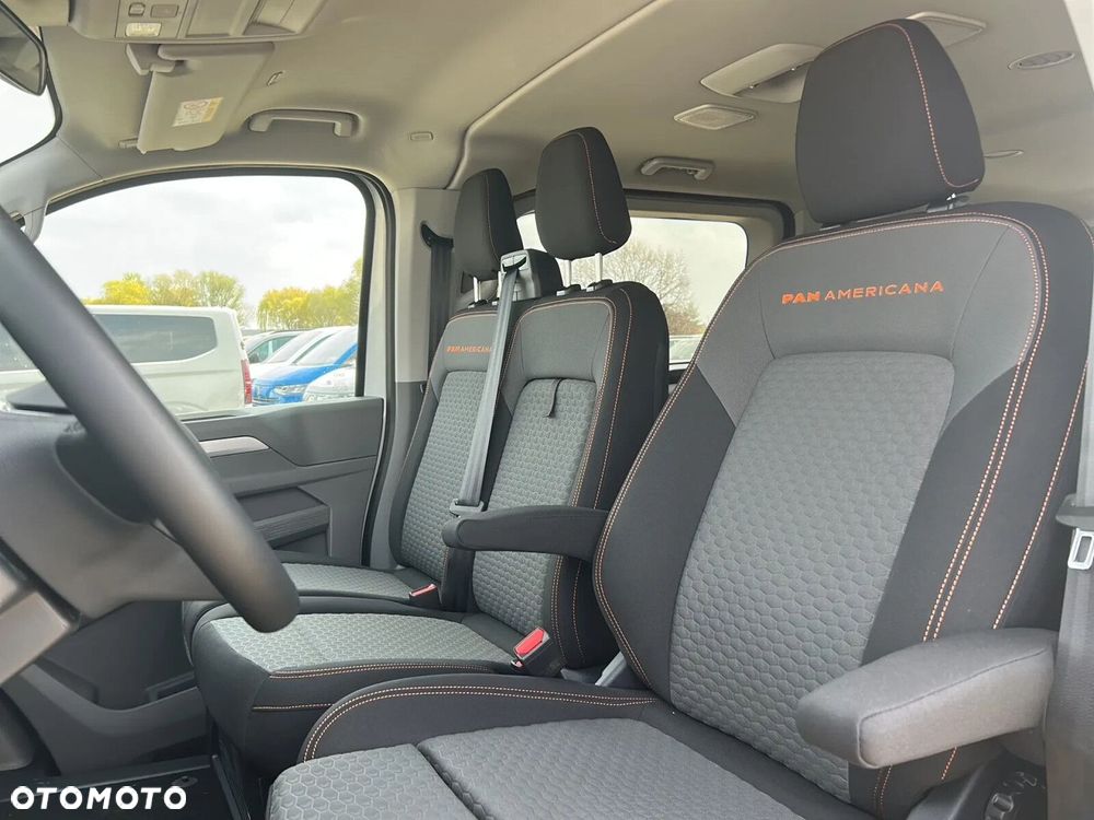 Volkswagen Caravelle - 12