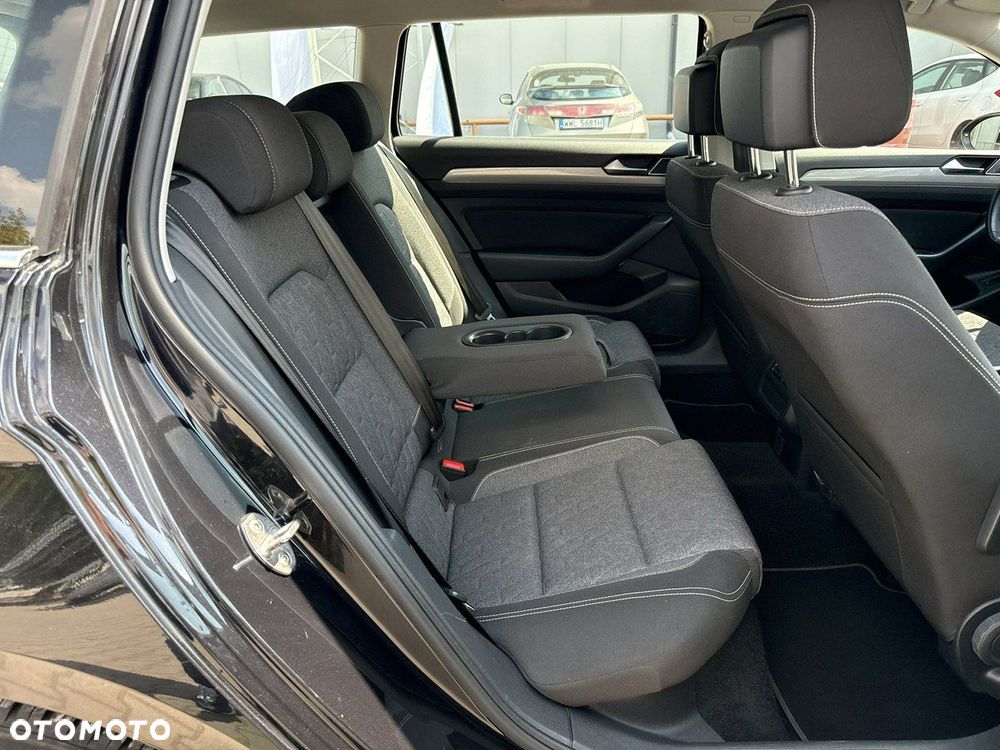 Volkswagen Passat - 18